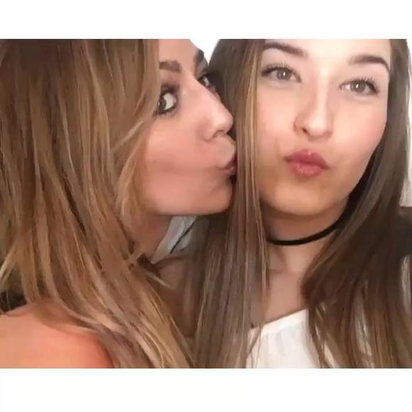 Meet your Posher, Cassidy - Picture 1 of 1